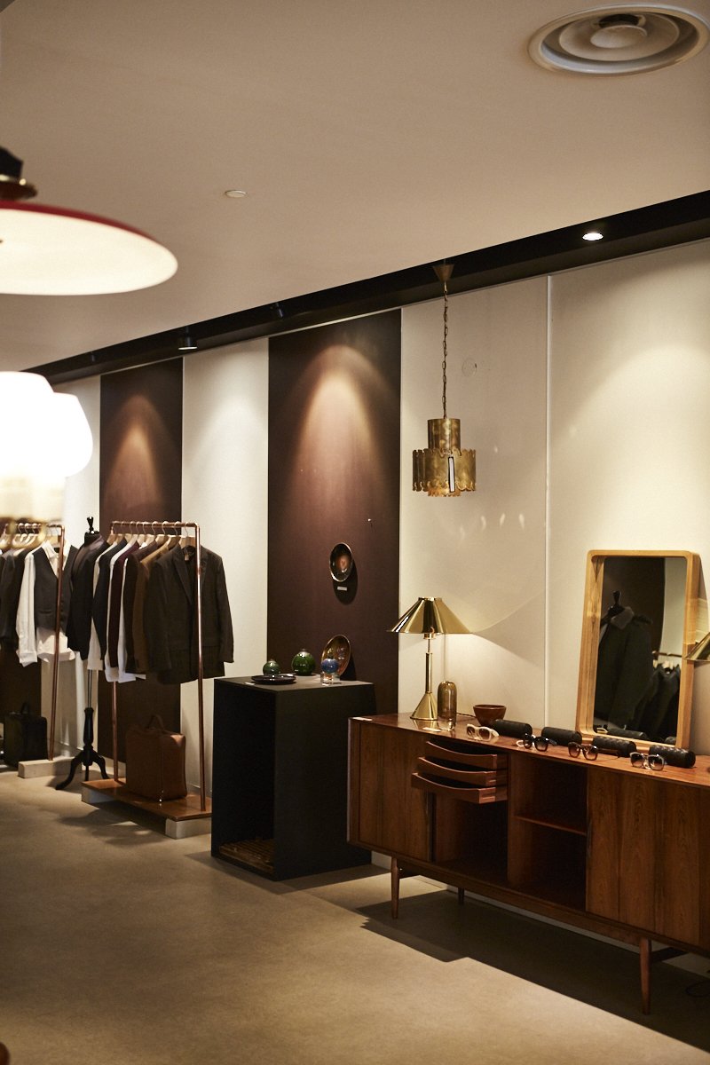 stjameslondon's tweet photo. Stop what you're doing and enter this month's prize draw: a bespoke suit made by the man himself @tmichael_bergen. https://t.co/CADJPrgDrJ https://t.co/5hb24T9Yvg