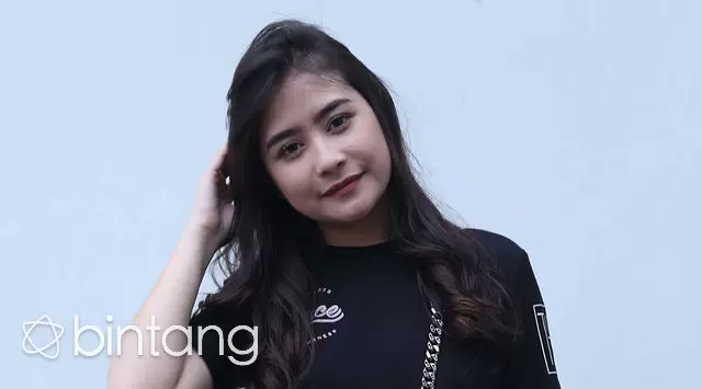 SCTV's tweet photo. Prilly Latuconsina Pamer Trailer Film Hangout ke Orang Korea https://t.co/6IxI45bTIt via @bintangcomID https://t.co/tRBEHmctdv