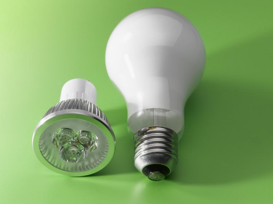 ieveco's tweet photo. What kinds of lights do you install in your projects? What do you have in your own office? Time for #LED? https://t.co/8uhhfGq65y https://t.co/1WGLbrWfTK