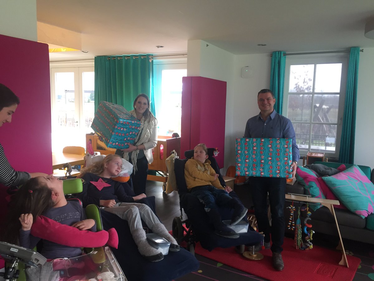 FamostarBV's tweet image. De gelukkigen zijn bekend! Bent u benieuwd welke goede doelen FamoPiet gekozen heeft? ow.ly/KPy2306CLAD #FijneSinterklaas