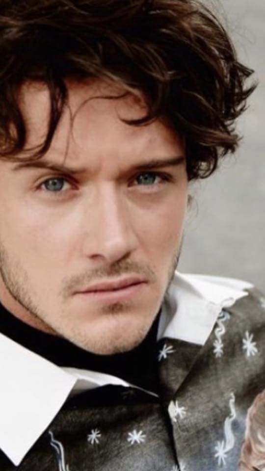 IrisD236's tweet photo. #MCM #OutlanderMen @MoNigheanRuadh @barbaramills1 @sarahjaswim @LaurelSchuett @GHJNancy @mary_markssngr @BonnyPortmore @Bonnie75444152 🙋❤️🙋 https://t.co/WqHEpAsUJn