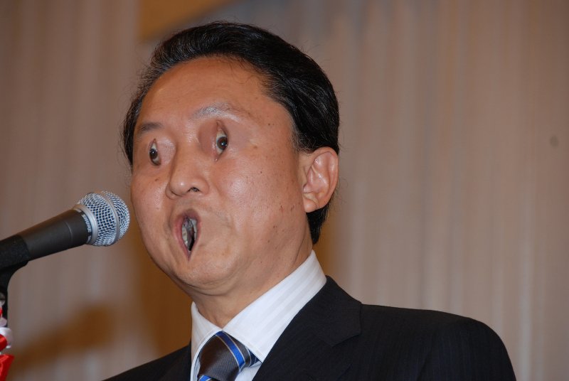 オチョナンさん同好会 Twitterren 鳩山由紀夫 第93代内閣総理大臣 太陽をパクパクと食べる金星人の妻が居たりとネタに尽きない人 総理としては歴代でもトップ3に入りそうなぐらい残念な 以下略