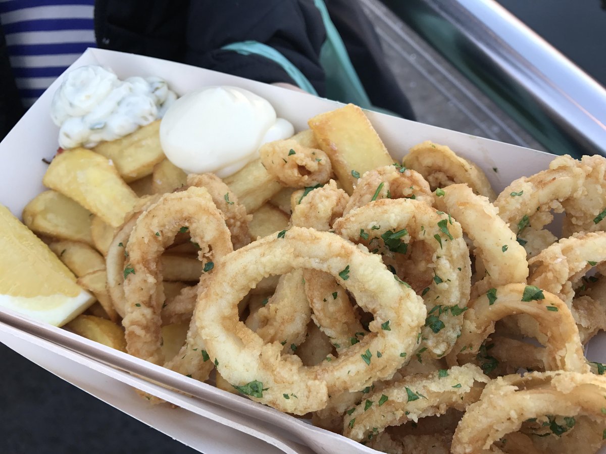 KERB_'s tweet image. TRADER O/T WEEK! @inksquidbar's doing 🐟sea bream + chips🐟 plus the usual Szechuan puffed calamari rings #KERBCAMDEN bit.ly/2e7g0At