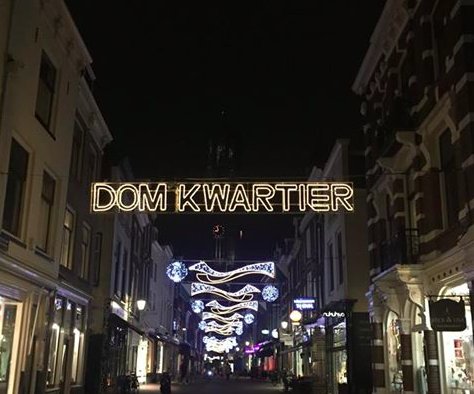 LonnekeG's tweet photo. Een spatie verschil: Domkwartier of dom kwartier. Hoe 't wel moet met samenstellingen? Eerste hulp bij verkeerd spatiegebruik, Corrigeren.nl https://t.co/MNp5Uo7xaa