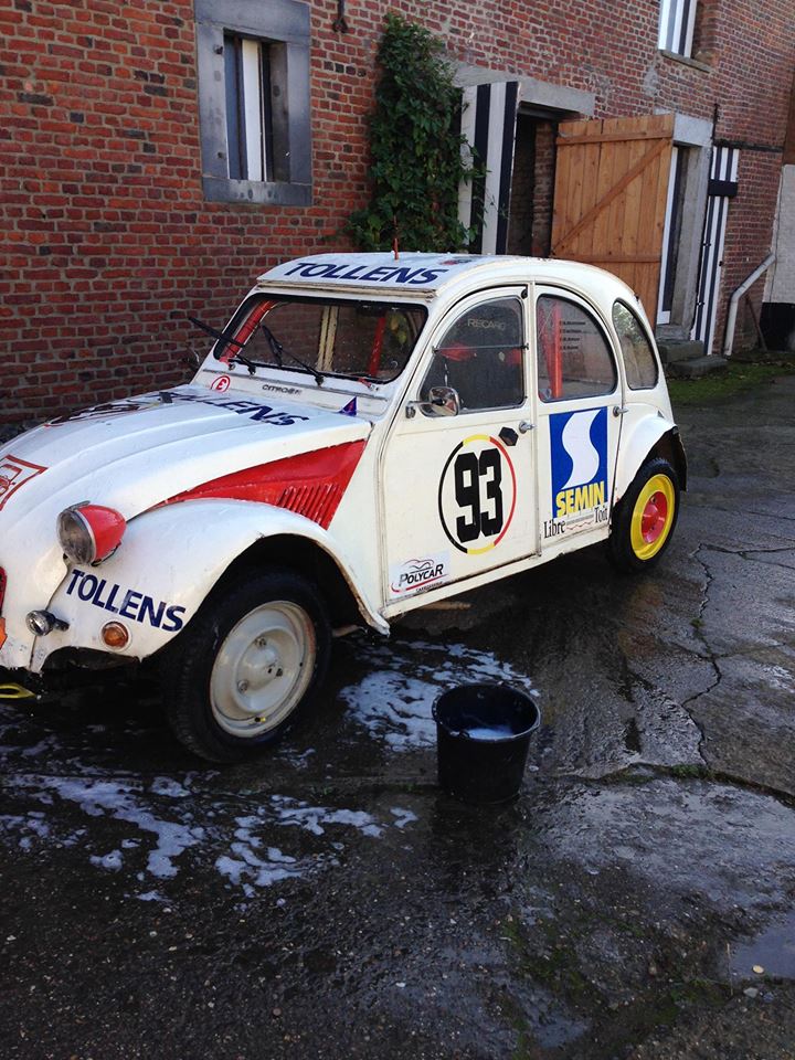 2CVStudentTeam's tweet image. Pénélope se refait une beauté! Bientôt les nouvelles aventure! 
#24h2cv #PénélopeRacing #2cvracing #2cv #circuitspafrancorchamps