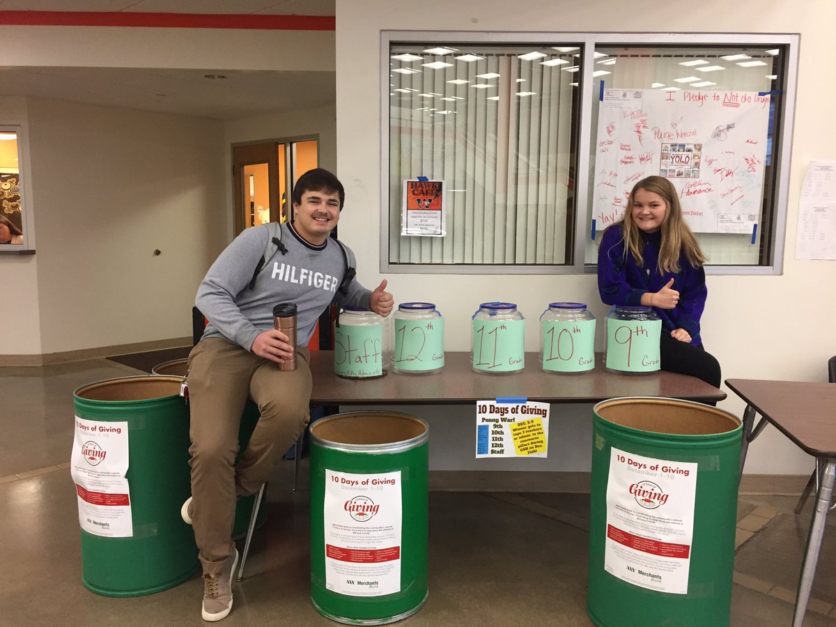 wshs_studco's tweet photo. 10 days of giving kick off!! Empty your pockets to help our local food shelf 🤑🍞🍝🍪🍴🔋 https://t.co/iJisq6t7Id