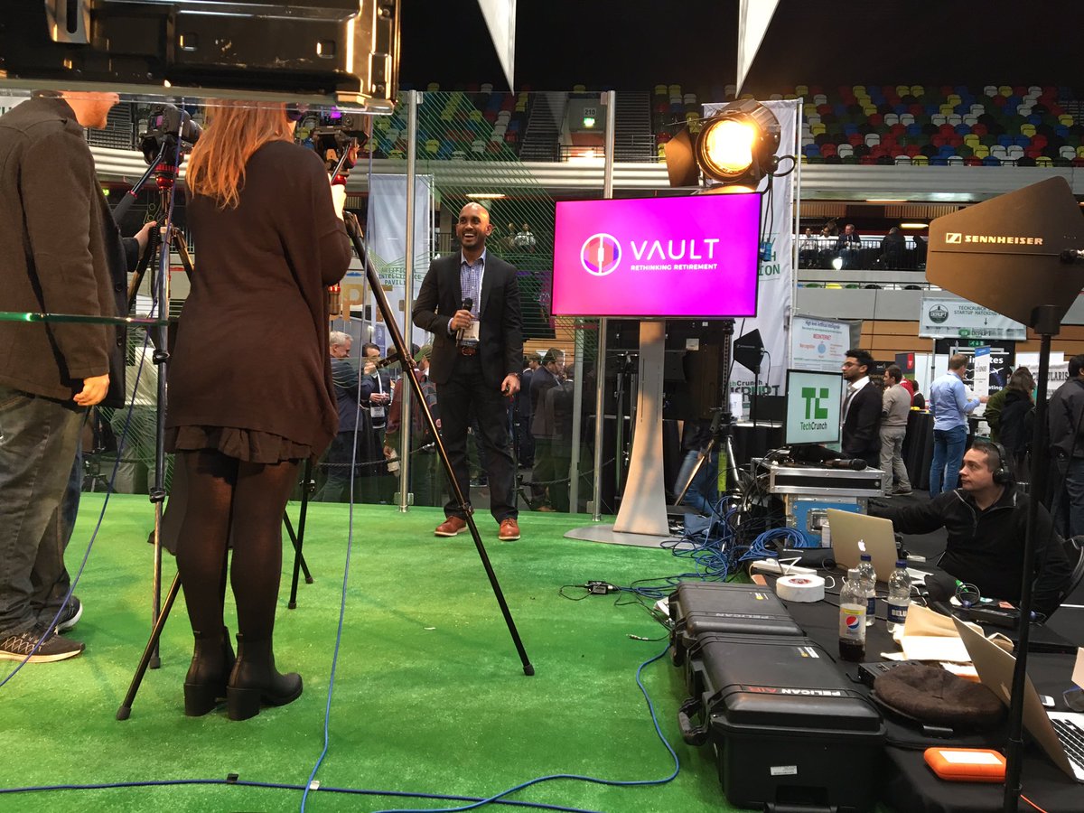tbex's tweet photo. Randy from @vaultinvesting up next #TCDisrupt #fintechdemo https://t.co/qIhWvlsoaz