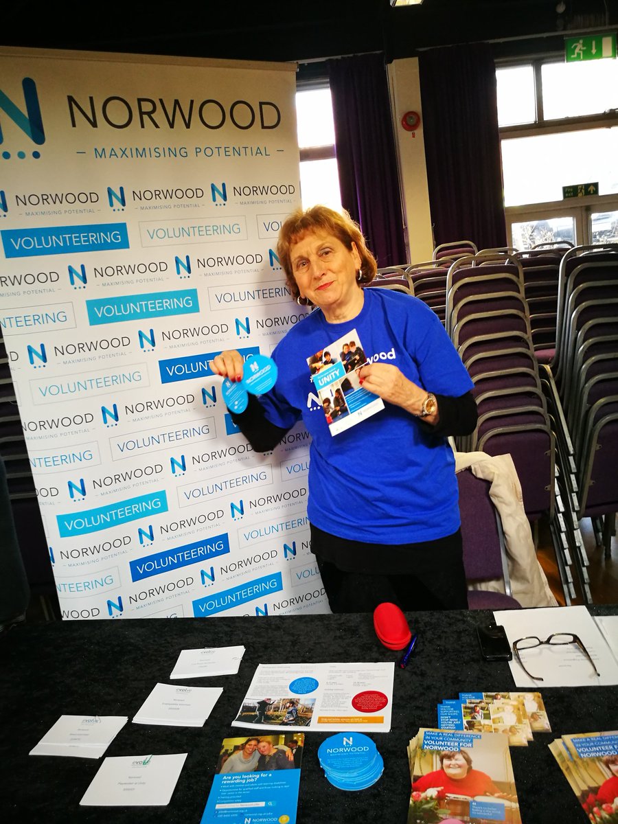 JLGBHQ's tweet photo. #youth begin their #volunteering journey with @norwooduk at our #eVOLve fair at #Hasmo Girls school https://t.co/rtnQIARlrc #makeadifference https://t.co/xDM6TmQj4B