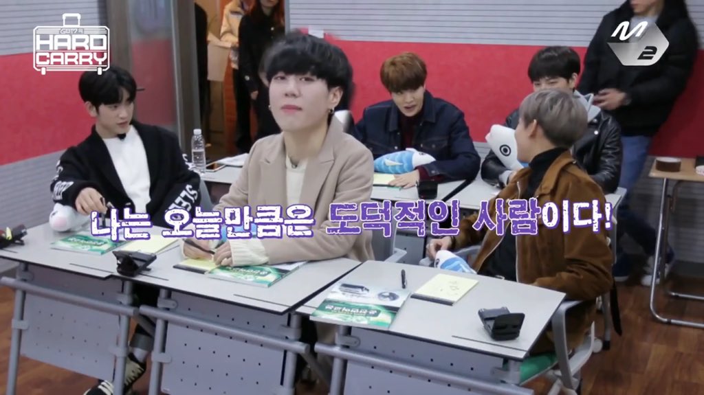 ชอบเอ็ฟเฟคหัวโต 55555555 น่าร๊ากกกก #GOT7HARDCARRY #BamBam #Yugyeom