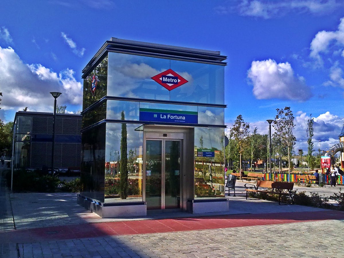 Fundacion_ONCE's tweet photo. Un total de 8 estaciones de @metro_madrid estrenarán más de 30 ascensores en 2018 👏👏 https://t.co/KENCeVRRjY https://t.co/mgkUtrkTsp