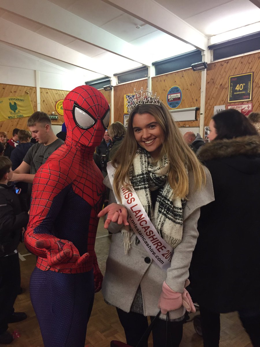 Miss_Lancashire's tweet photo. Had a great day supporting Southport's @chrisparade1! Thank you for having me💞🎄!  @missenglandnews @MissEnglandNW https://t.co/ejLJbBQync