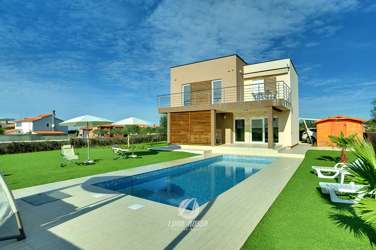 lunarossatwitt1's tweet photo. Experience your perfect family #vacation in our #VillaLina near #Vodnjan in central #Istria.
https://t.co/PqGDZ1Frzc https://t.co/XSaNeBC42C