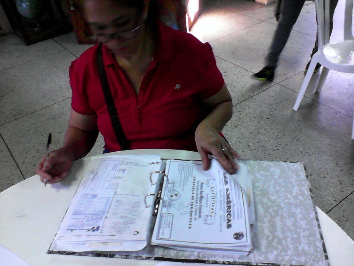 Cuentas claras: voceros del comité economía revisando y entregando cuentas...contraloria social <a href="/SilvaEleazarL/">Eleazar López Silva</a> <a href="/marilili73/">Maria Anaya</a> @ZonaEducTachira
