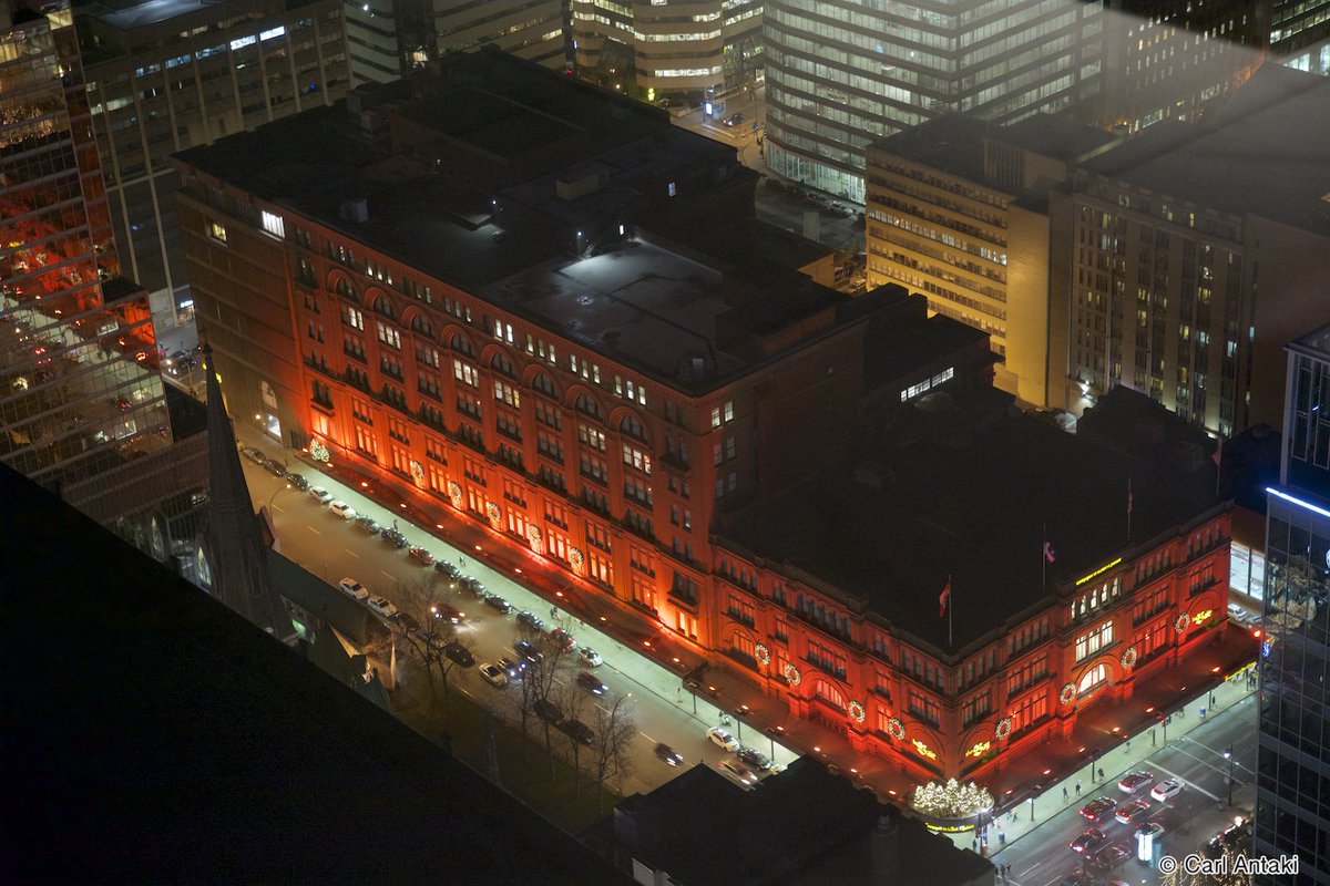 Aerial view of The Bay store on St Catherine Street in downtown Montreal with Nikon D7100 + 16-80 #nikon #montreal #labaie #hudsonbay #night