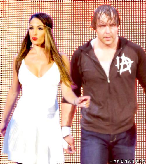 MissRomanoffN's tweet photo. #OfflineForSchool! @ImJonathanGood https://t.co/JfGsiWWARo