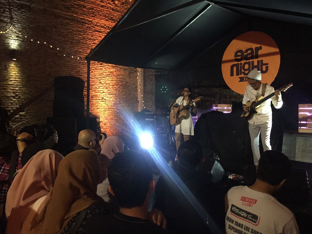 earNight 2019 tweet media