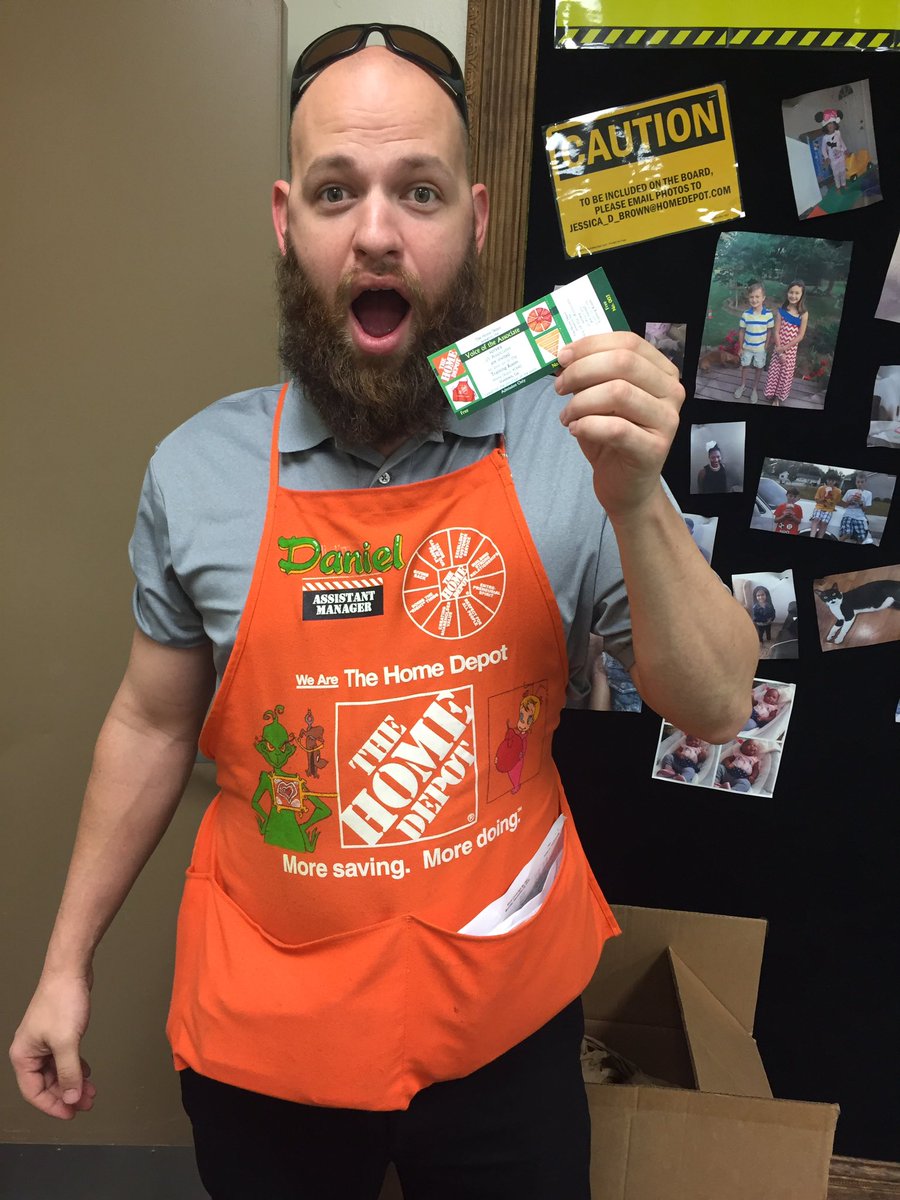 theDAlsobrooks's tweet photo. VOA! It's here! #doublegreen #VOA2016 #eatgreen #drinkgreen #livegreen https://t.co/wLOC8nOOC0