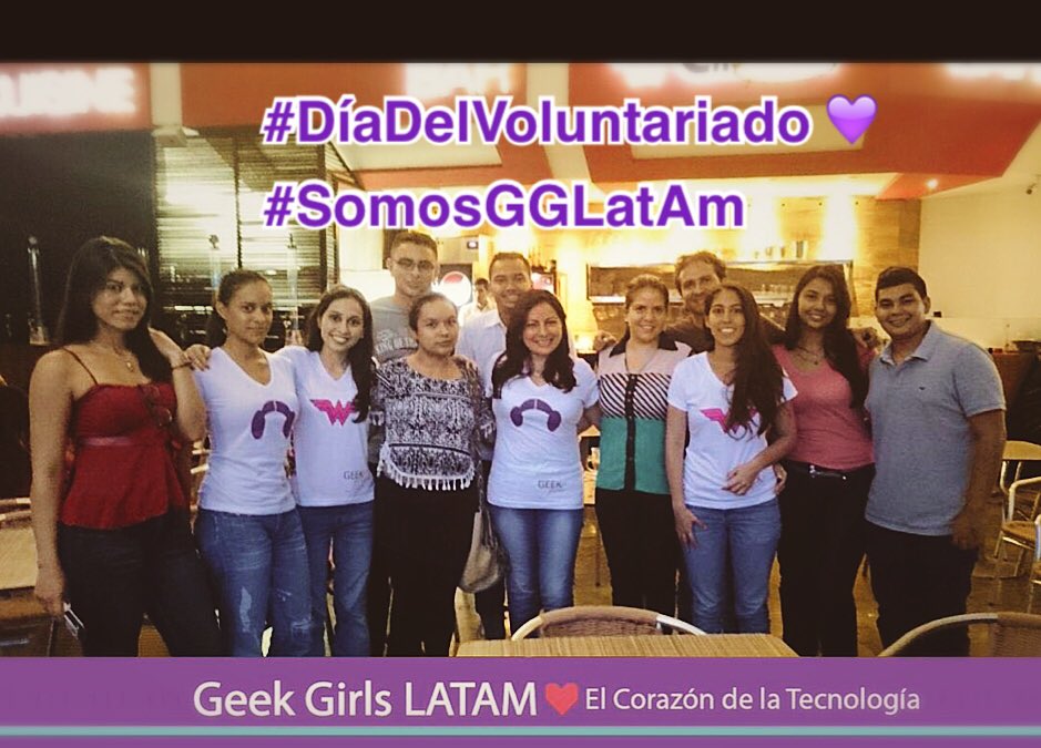 De pie y con aplausos, damos gracias a tod@s nuestros voluntarios que empoderan a + mujeres en Tech #DiaDelVoluntariado #GlobalApplause 👏👏💜