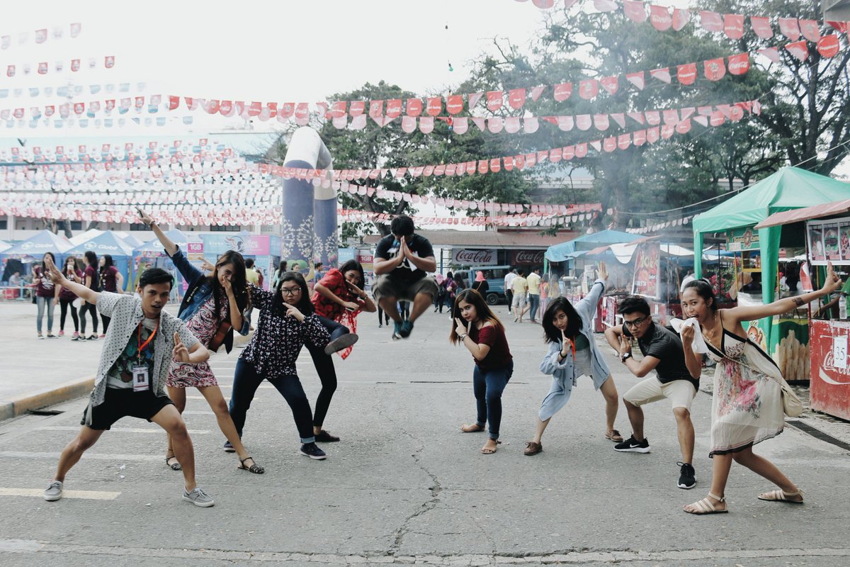 joshuablueee's tweet photo. Team @RadyoAtenista π
#AtFest2016 https://t.co/mkTnZmONXz
