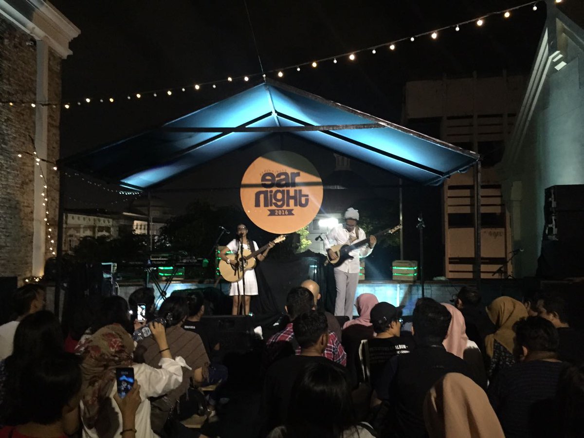 Karena kita, keluarga~

<a href="/endahNrhesa/">Endah N Rhesa | endahnrhesa.tez</a> sedang menyanyikan "Ruang Bahagia". Yang juga mjd OST film "Athirah" 😊 #earnightreport