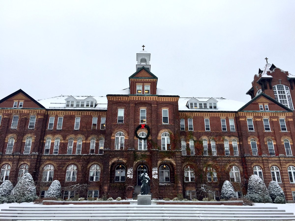 Saint Anselm Crier (StAnselmCrier) Twitter