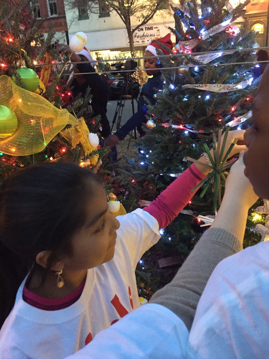girlsincolumbus's tweet image. Our girls had a blast decorating our Christmas tree at the Uptown Tree Trail! @wrblnews3 @WTVM @LedgerEnquirer @ColumbusGaLife @unitedwaycv