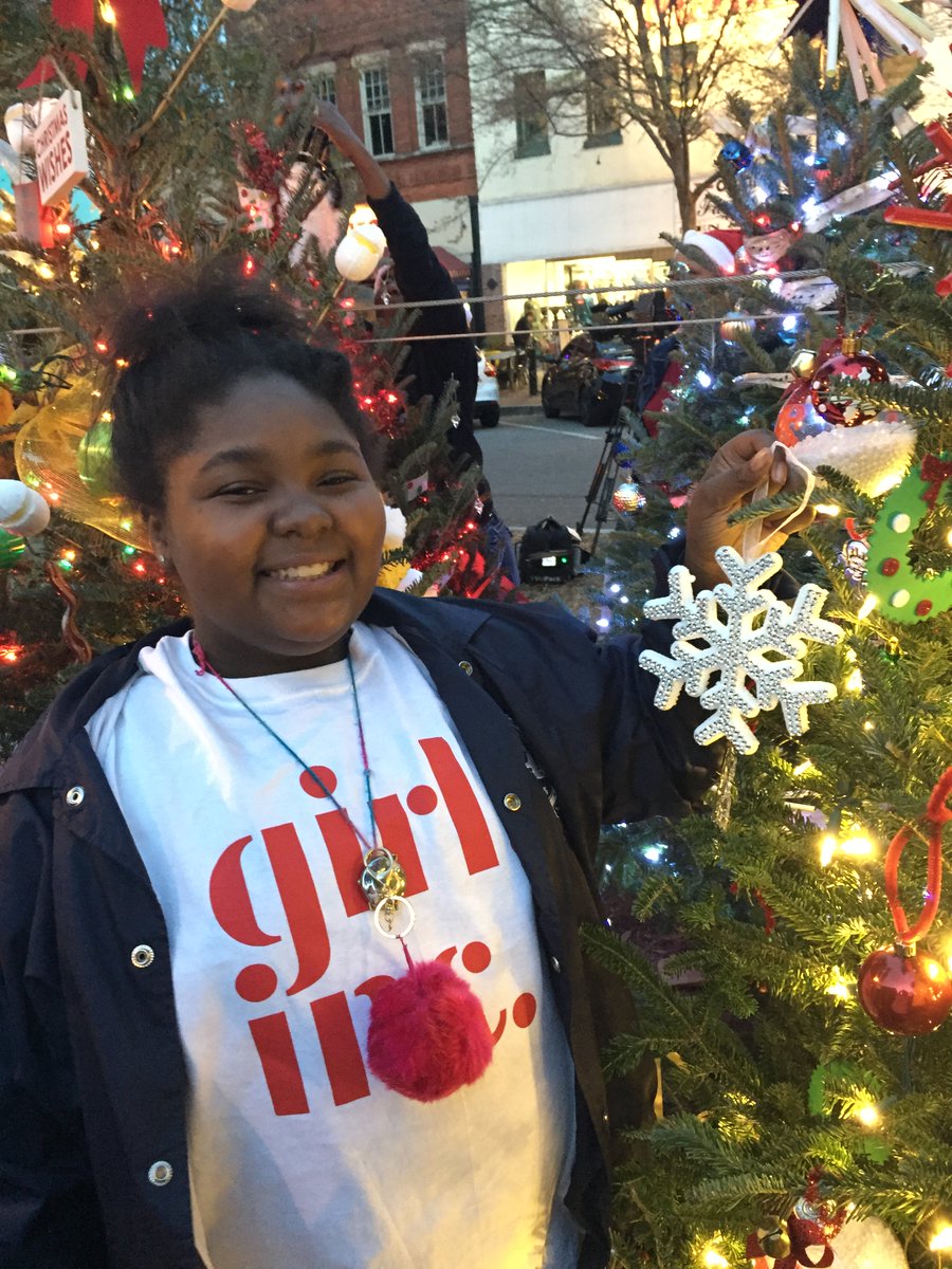 girlsincolumbus's tweet image. Our girls had a blast decorating our Christmas tree at the Uptown Tree Trail! @wrblnews3 @WTVM @LedgerEnquirer @ColumbusGaLife @unitedwaycv