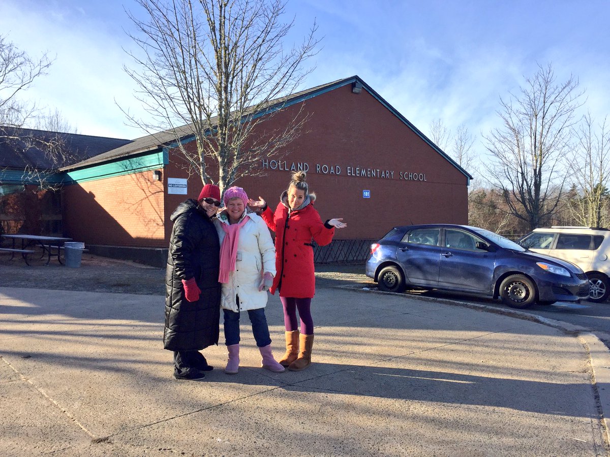 HollandrdHRCE's tweet photo. It's business as usual here at @HollandrdHRSB .. reporting outside for recess duty #ReadyToTeach #ActForEducation https://t.co/e2YJZyZMSq