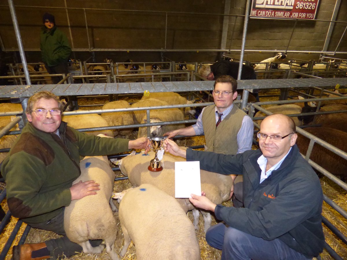 Presenting the Peter Phillips Cup Congratulations to Paul Slater champion lambs Bakewell 2016