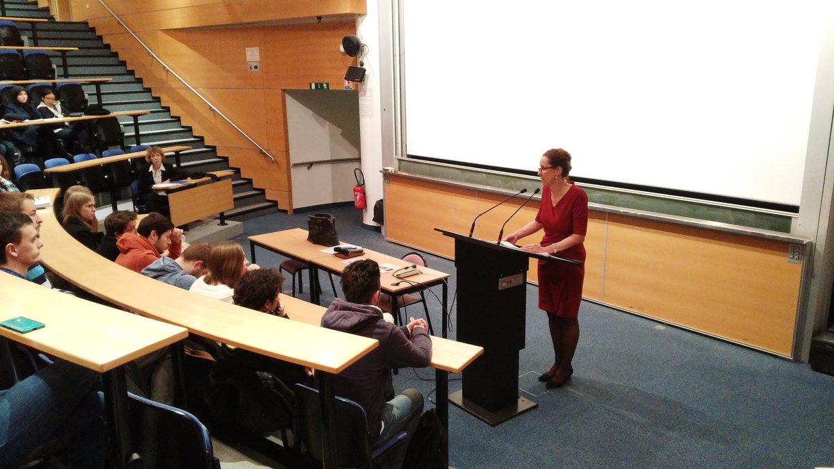 AAE_TelecomPS's tweet image. Fabienne Keller, sénatrice du Bas-Rhin et marraine de la promo 2017, était à #TelecomPS vendredi pour une conférence autour du #Brexit.