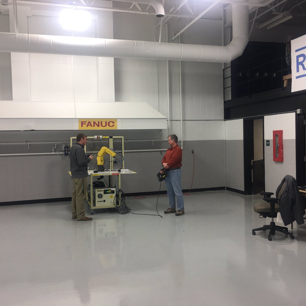 MaraBanfield's tweet photo. #RAMTEC getting out teachers ready #FANUC @MCCTC  @PrincipalZ @ramtec_ohio @jcene2019 https://t.co/oUmobTf1Ct