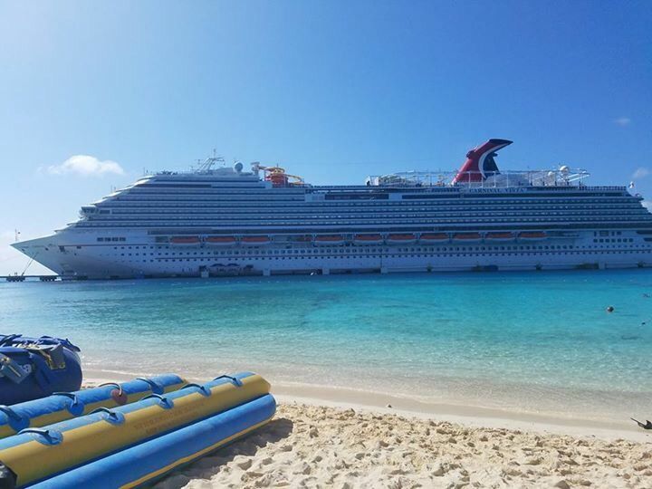 PollinGroup's tweet photo. Carnival Vista has pulled into Grand Turk! @CruiseOne has their conference but still able to enjoy the view! #doitonacruise #save30percent https://t.co/B5SMu5tDW6