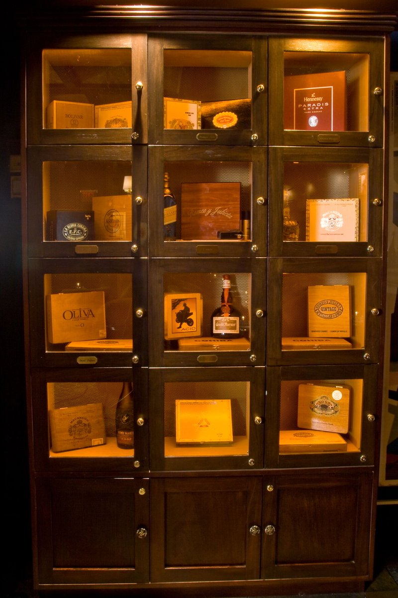 MerchantsCigar's tweet photo. So many options…so little time. https://t.co/WdxJF0aB6W