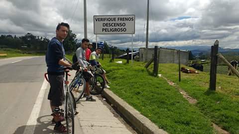 BailarinCantanT's tweet photo. *Se ajusta los straps* #FucKings #FixedGear al mechoooo! https://t.co/jADGmVUn04
