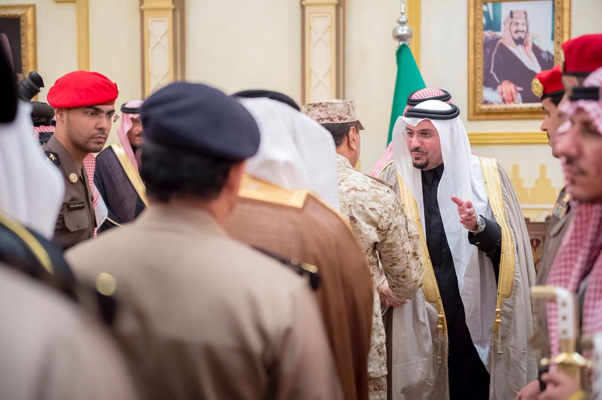 EmarahAlQassim's tweet photo. في جلسة سموه الإسبوعية.. #امير_القصيم : أكثر نعمة نعيشها الأمن والأمان والاستقرار وتحكيم الكتاب والسنة. https://t.co/KlutnGFHcj