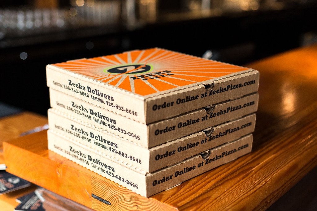 zeekspizza's tweet photo. Here's a friendly reminder that you don't have to leave your cozy house to eat well. #AvoidTheCold #OrderAPizzaInstead https://t.co/ky7Zhc1N7W