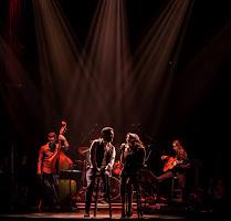 ClintholmesLv's tweet photo. Such an amazing evening last night, Sundays just keeps getting better! #BetweenTheLines #TonightToo #7pm https://t.co/Itp8GMU4iz