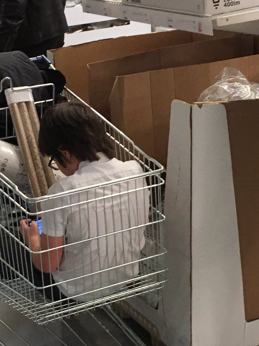 jake_jennings13's tweet photo. Someone buying a small Asian child on sale #anyonewantone? https://t.co/9wUNavIu6d