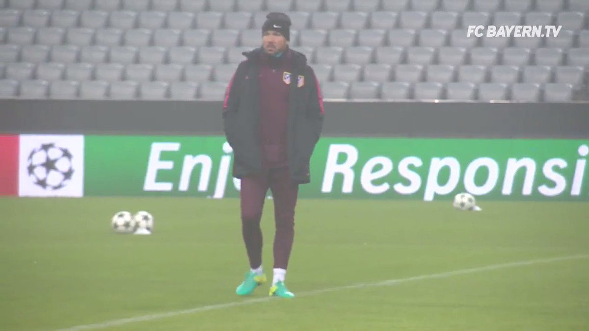 Pressekonferenz und Abschlusstraining von Atlético Madrid - Zusammengefasst in 98 Sekunden. #FCBAtleti #UCL https://t.co/aXg239qOue