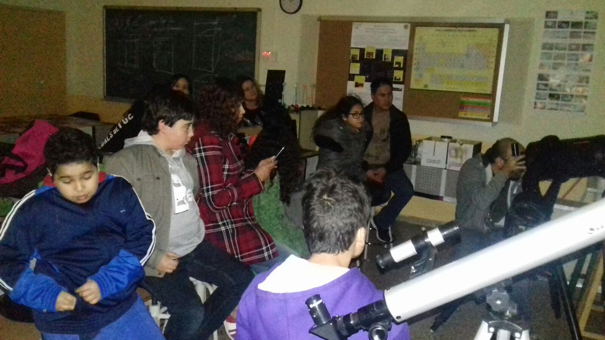 jdomenechca's tweet photo. Com s'avalua un "¡Com mola, profe! ¡És en 3D!"?
Gràcies, profes, alumnes i famílies @insgranollers INS Marta Estrada #HowlinWolves https://t.co/s7otyzXFmU
