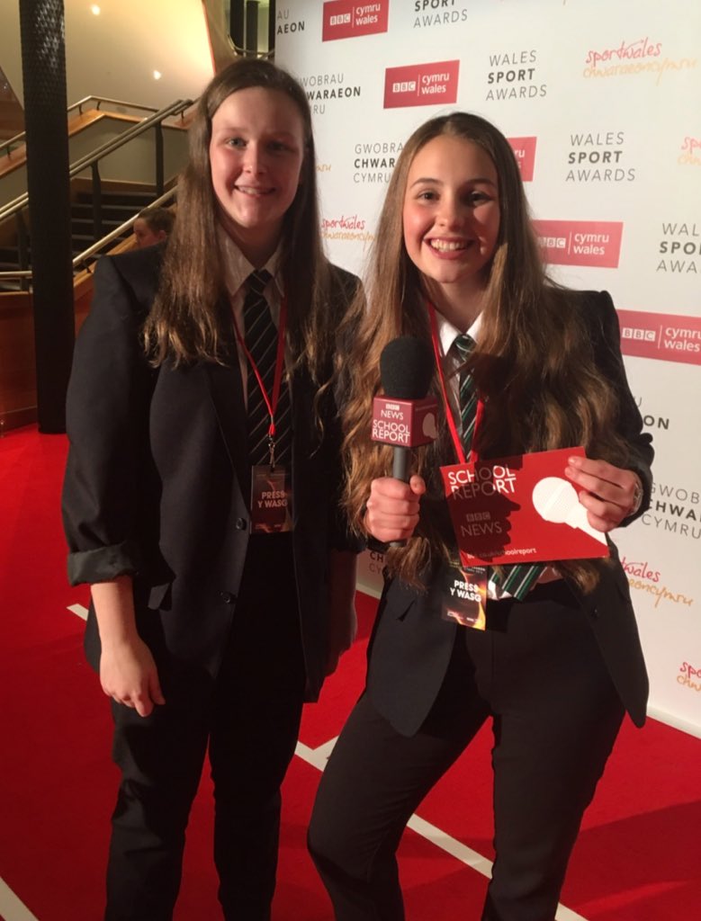 BBCYoungReport's tweet photo. @bbcgetinspired "We're totally inspired to meet so many influential people tonight!" @TonComp's School Reporters Megan and Lois on #WSA2016 https://t.co/P60xoMyON0