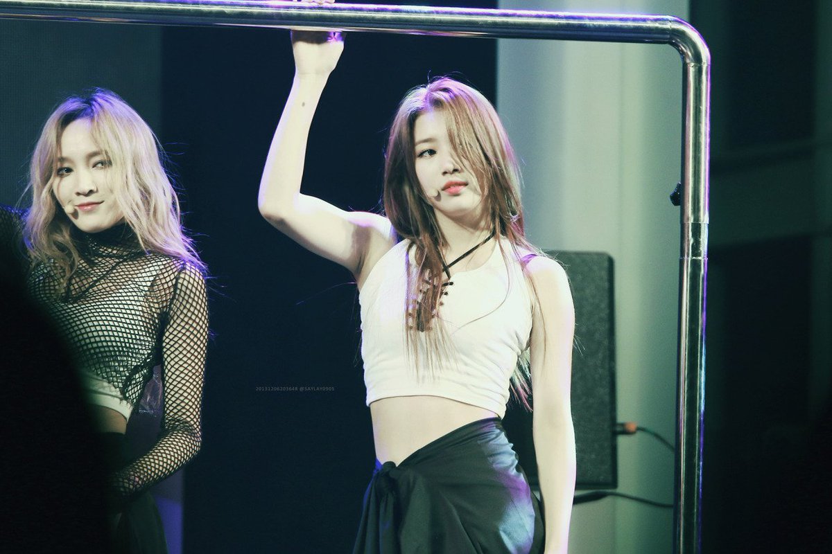 suzyarchive's tweet photo. 131206 송년음악회 'Hush' #수지 https://t.co/Owj0z3cx4T
