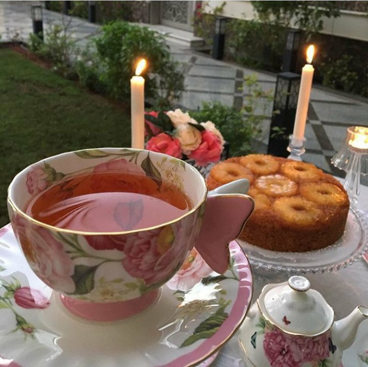 ما أنبل قطعة السكر …
حين أعطت الشاي ما لديها .. واختفت …
كحين نعطي الطيبة ولا ننتظر ثمن …