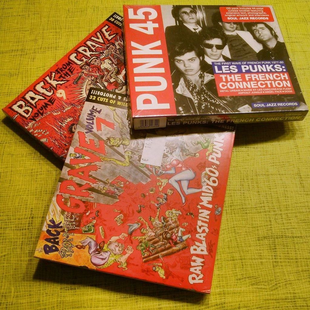 EffectsDatabase's tweet photo. Bought some new CD's at @BilboRecords today :D #punk #punk45 #lespunks @souljazzrecords #s… https://t.co/wzpPEOdP3X https://t.co/qqcildVdaw