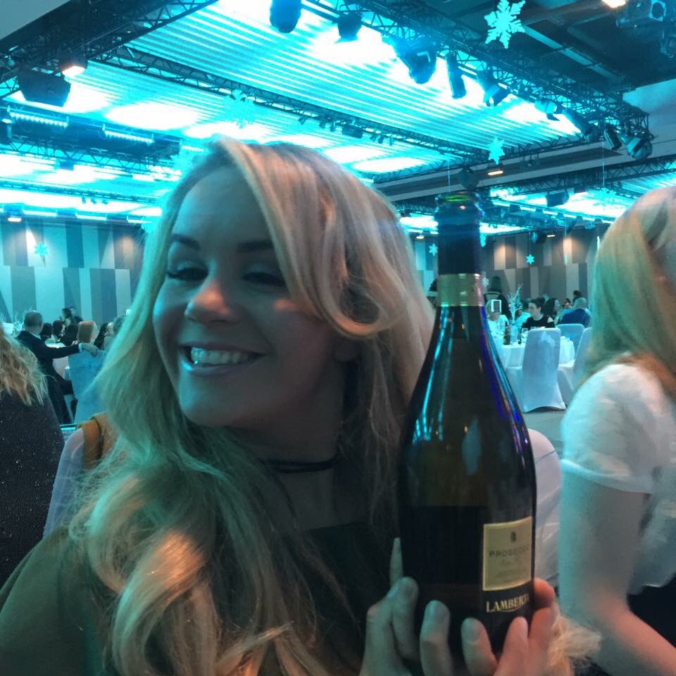 JoyAllen_1's tweet photo. #prosseco #winterwonder #christmas #funtimes #girlsnight #birmingham #gentingarena #christmastime #fun #smile #cheese https://t.co/LulF5lPJUp