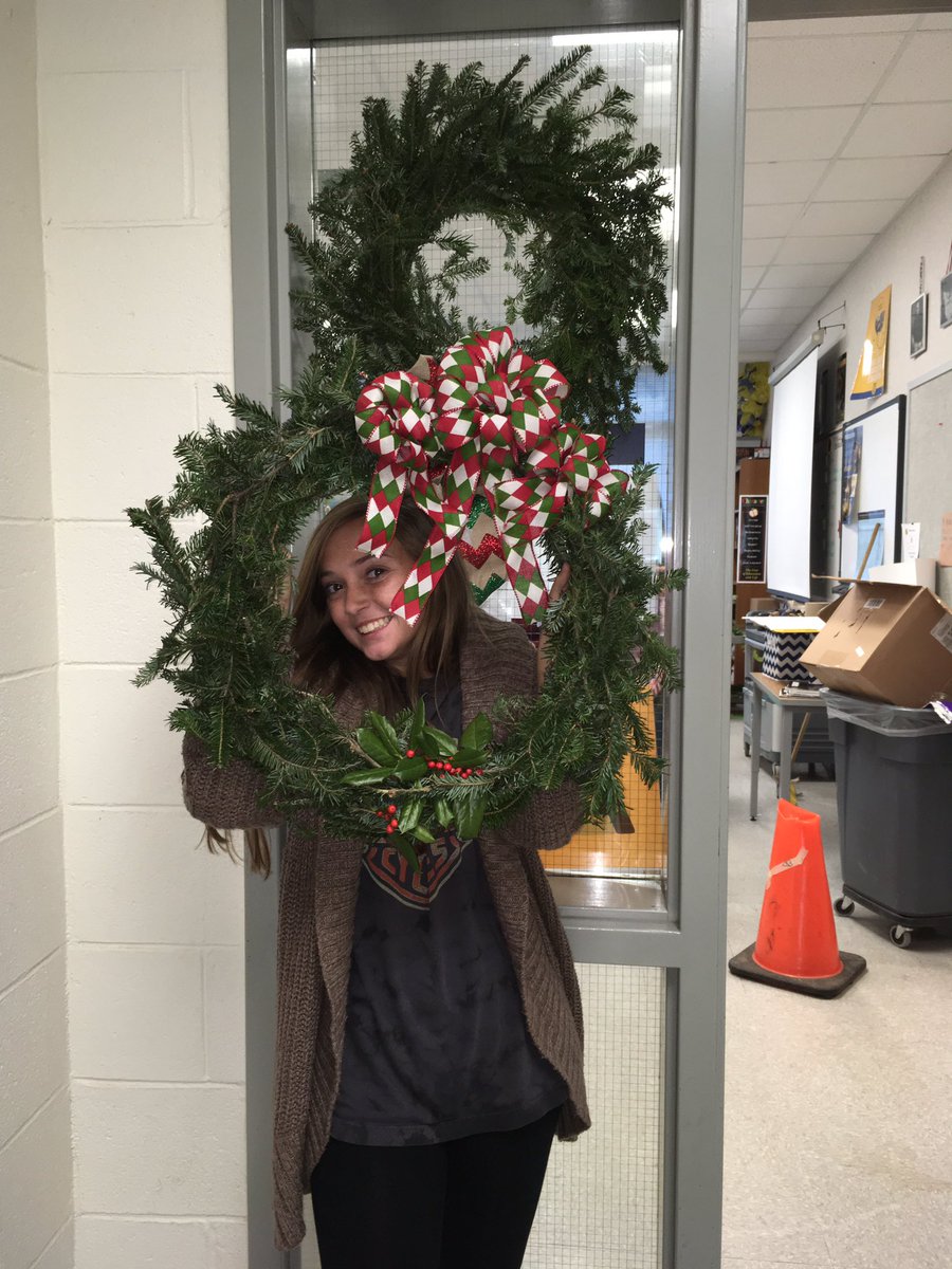 kdaleffa's tweet photo. It's beginning to look a lot like Christmas!! FFA Wreath Sale is underway! Small: $6 Medium: $8 Large: $10 

See Mrs. Beasley if interested! https://t.co/D60RL5QhBG