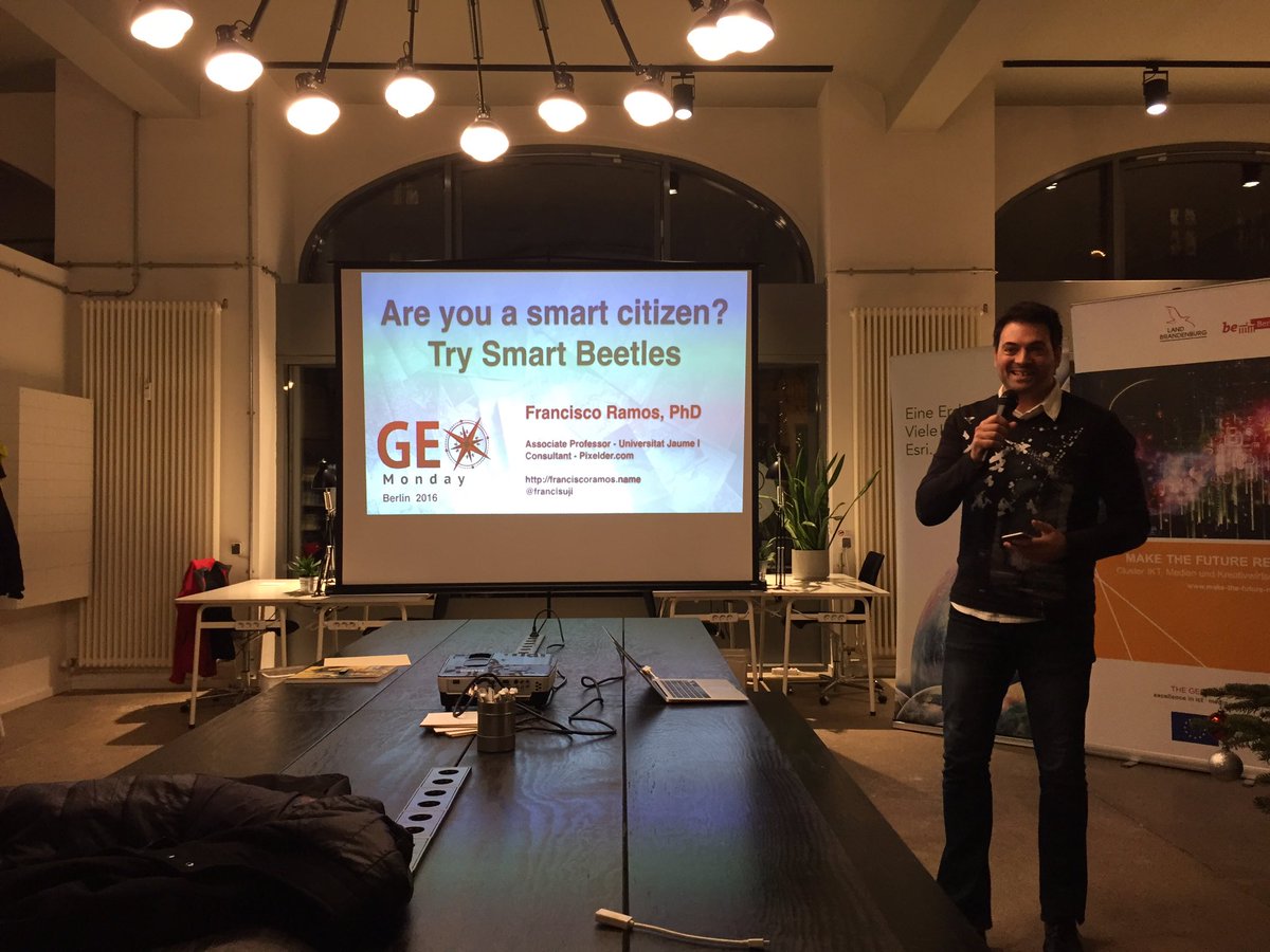 GeoMonday's tweet photo. @francisuji from University of Jaume (Spain) having the talk in 2016 at #GeoMonday talking about #gaming and #maps #mapviz https://t.co/Usqrccv1wi
