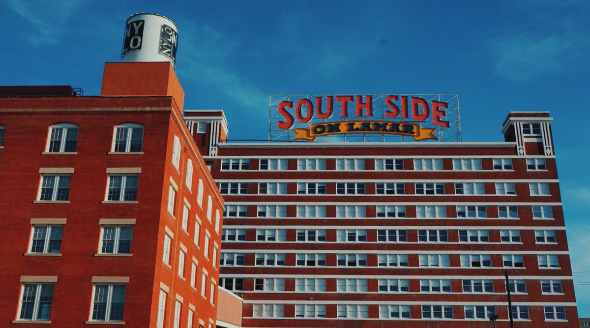 Bricks and blue sky. Photo: @Faithhurtado