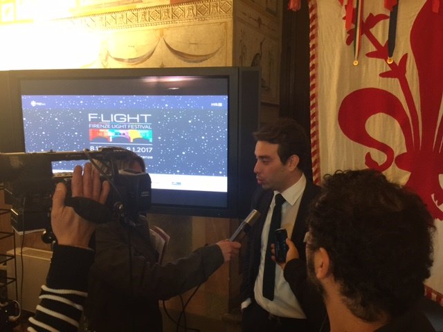 HLstampa's tweet photo. Presentazione di #FLight2016 con @EneganLuceGas sponsor con videomapping sugli edifici simbolo della città @musefirenze @comuneFirenze https://t.co/A16vYLzzsB