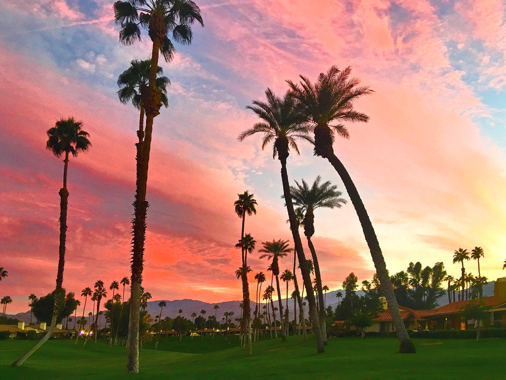 DeanKeefer's tweet photo. Sunset in Rancho Mirage, condo closethis week #bdhomes,#realestate ,#home#desertliving#Realtor#condo#sky#deankeefer https://t.co/8D9ljxzFeu
